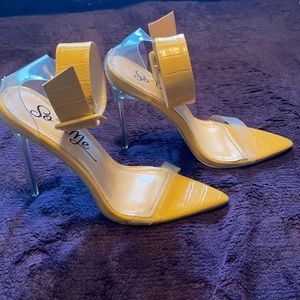 Brand: So Me, size 7, color Mustard